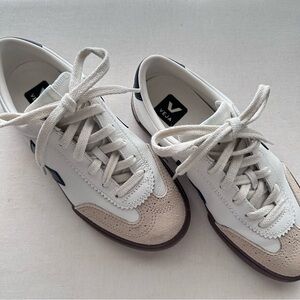 Veja “Volley” sneakers.